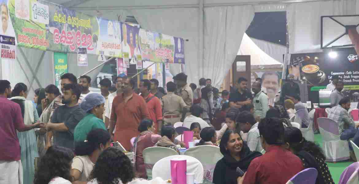 ഭക്ഷ്യ വിരുന്നൊരുക്കി കഫെ കുടുംബശ്രീ ഫുഡ് കോര്‍ട്ട്