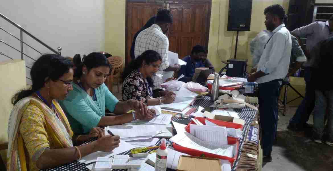 റാന്നി സെന്റ് തോമസ് കോളജില്‍ നടന്ന ഇവിഎം കമ്മീഷനിങ്