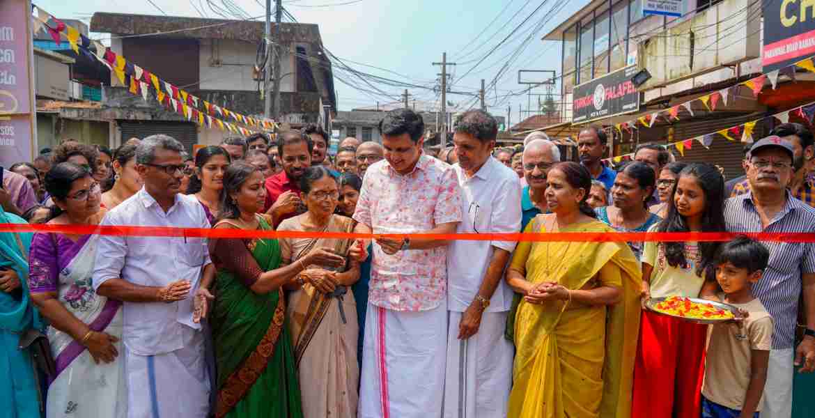 രാമനാട്ടുകര പാറമ്മൽ റോഡ് മന്ത്രി പി എ മുഹമ്മദ് റിയാസ് ഉദ്ഘാടനം ചെയ്യുന്നു