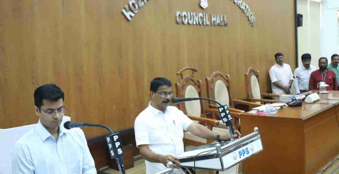 കോഴിക്കോട് കോർപ്പറേഷൻ മേയർ ആയി  തിരഞ്ഞെടുക്കപ്പെട്ട ഓ. സദാശിവൻ