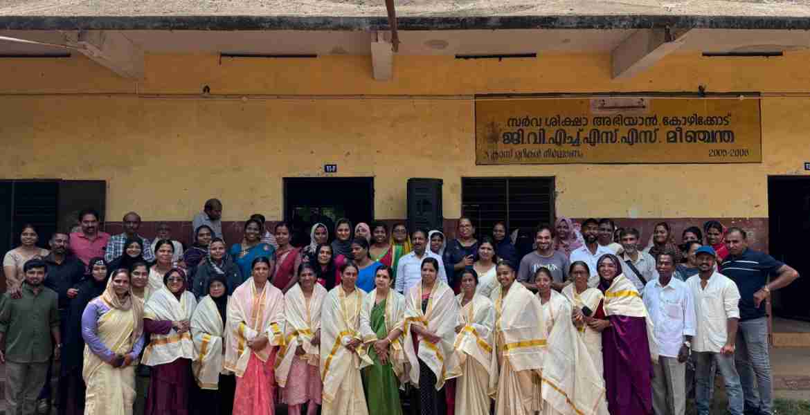 ജില്ലാ സാക്ഷരതാ മിഷന്റെ നേതൃത്വത്തില്‍ മീഞ്ചന്ത ഗവ. ഹൈസ്‌കൂളില്‍ നടന്ന വനിതാ ദിനാചരണത്തില്‍ വനിതകളെ ആദരിച്ചപ്പോള്‍