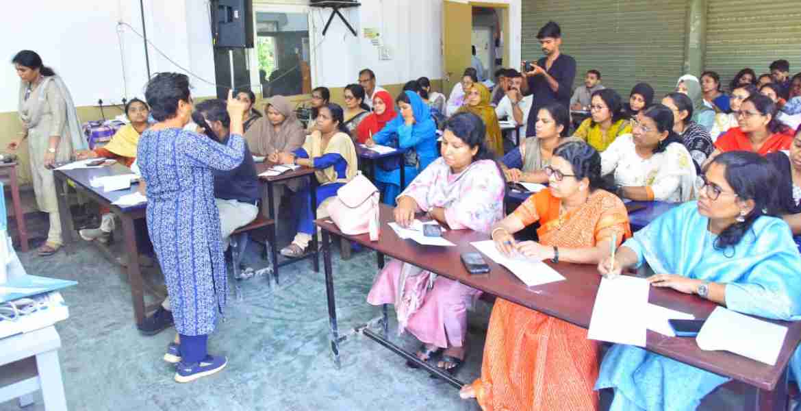 വെള്ളിമാടുകുന്ന് ജെ.ഡി.ടി ഇസ്ലാം മള്‍ട്ടിമീഡിയ കോളേജില്‍ നടന്ന പോളിങ് ഡ്യൂട്ടി പരിശീലനം