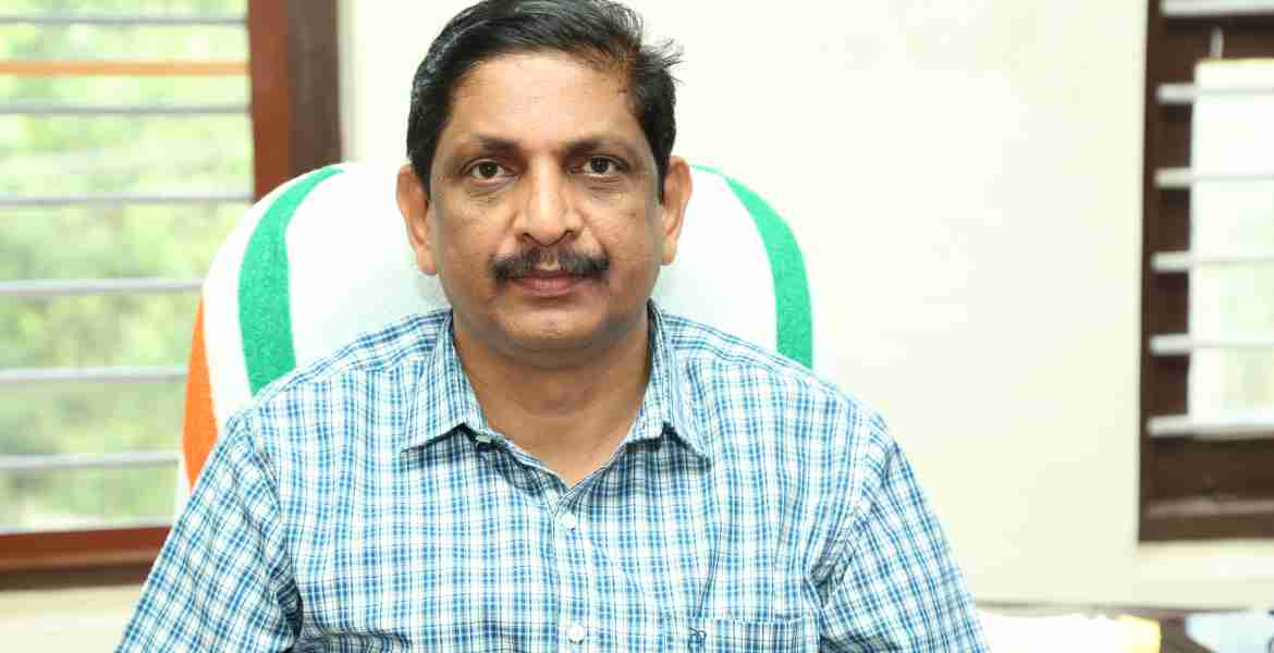ജില്ലയില്‍ പുതുതായി നിയമിതനായ കലക്ടര്‍ എച്ച്. ദിനേശന്‍