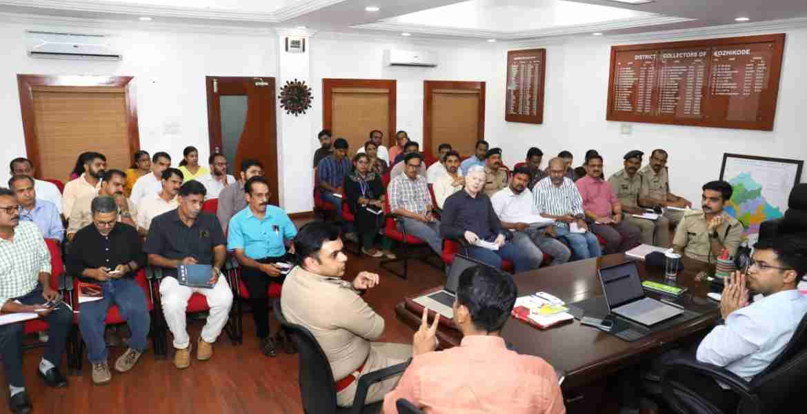 നിയമസഭ തിരഞ്ഞെടുപ്പിന് മുന്നോടിയായി ജില്ലാ കലക്ടറുടെ അധ്യക്ഷതയില്‍ ചേര്‍ന്ന യോഗം