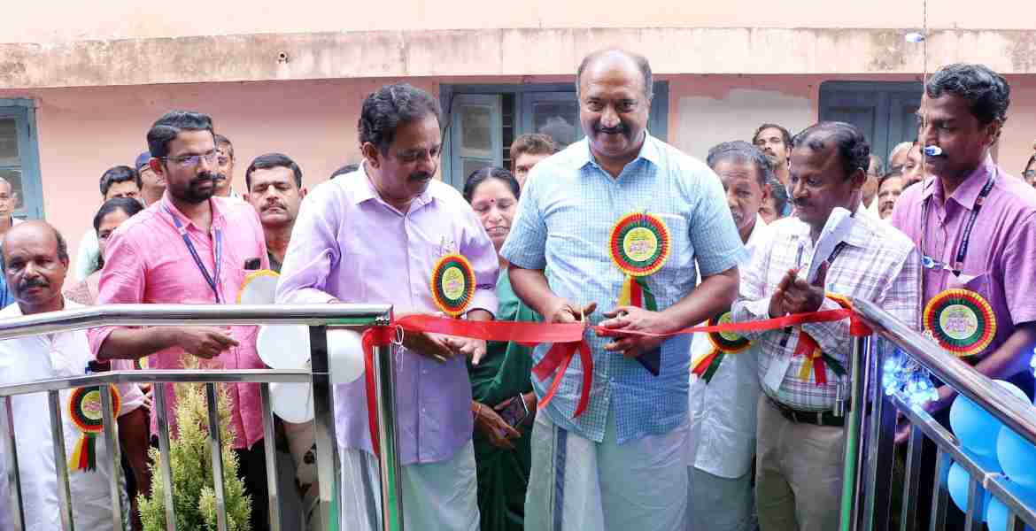 പയ്യന്നൂർ സബ് ട്രഷറി കെട്ടിട ഉദ്ഘാടനം ധനകാര്യ വകുപ്പ് മന്ത്രി കെ എൻ ബാലഗോപാൽ നിർവ്വഹിക്കുന്നു.