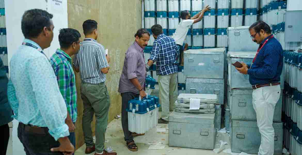 നിയമസഭാ തിരഞ്ഞെടുപ്പ്: മണ്ഡലങ്ങളിലേക്കുള്ള വോട്ടിങ് മെഷീനുകളുടെ വിതരണം പൂര്‍ത്തിയായി 