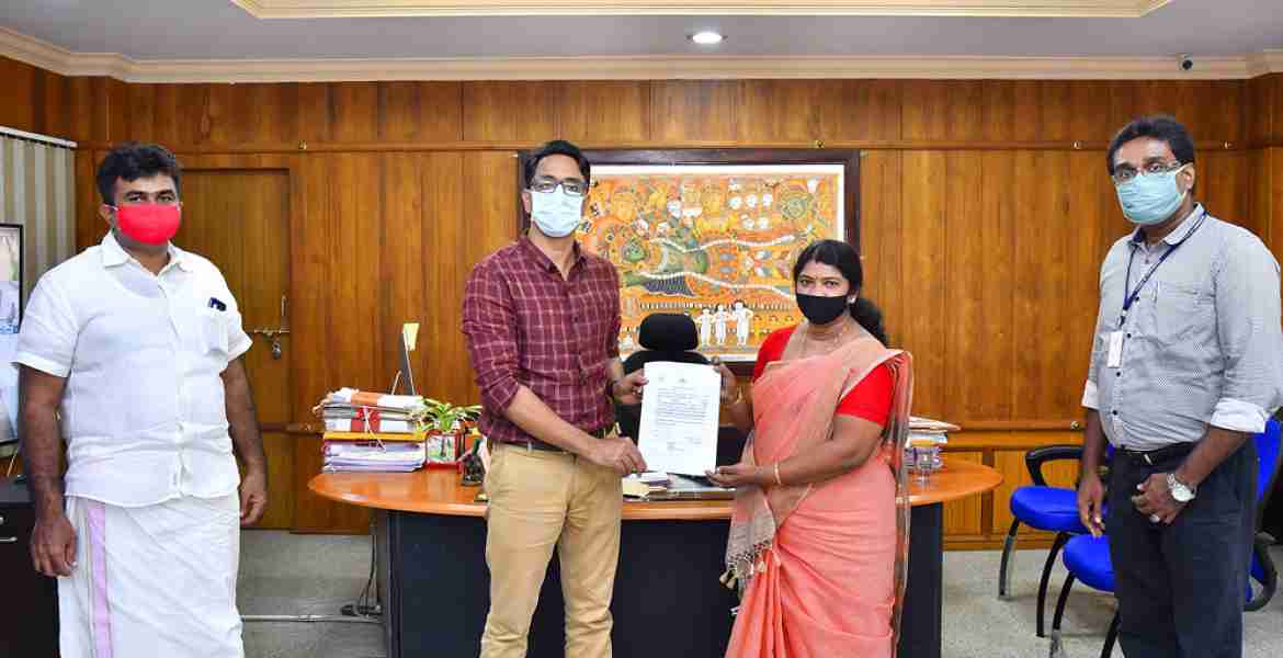 പന്തളം ബ്ലോക്ക് ദുരിതാശ്വാസ നിധിയിലേക്ക് 10 ലക്ഷം രൂപ കൈമാറി