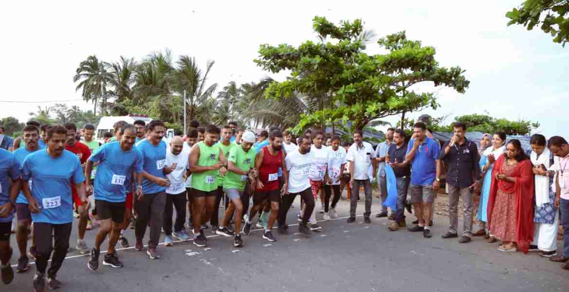 കേരള യൂറോപ്യന്‍ യൂണിയന്‍ കോണ്‍ക്ലേവിന്റെ പ്രചരണാര്‍ത്ഥം   കോഴിക്കോട് നടത്തിയ മാരത്തോണിൽ നിന്ന്