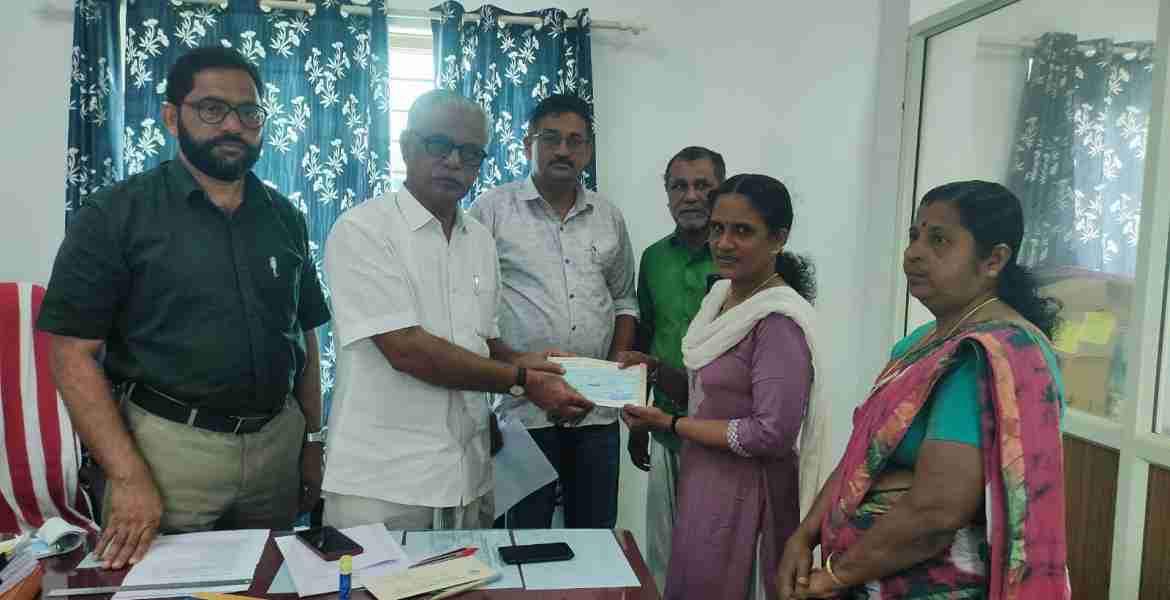 മത്സ്യത്തൊഴിലാളി ക്ഷേമനിധി ബോര്‍ഡ് അപകട ഇന്‍ഷുറന്‍സ് ധനസഹായ വിതരണ ചടങ്ങിൽ നിന്ന്