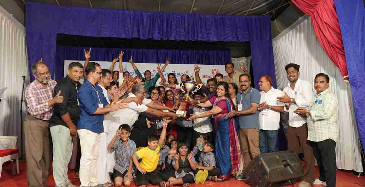 ജില്ലാ സ്പെഷ്യൽ സ്കൂൾ കലോത്സവ വിജയികൾക്കുള്ള സമ്മാനദാനം ജില്ലാ പഞ്ചായത്ത് പ്രസിഡന്റ്‌ ഷീജ ശശി നിർവഹിക്കുന്നു