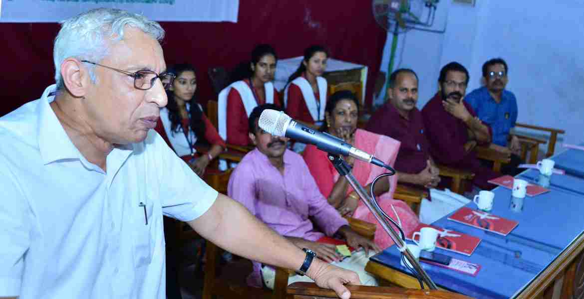 ക്ഷേത്രപ്രവേശന വിളംബരം 82-ാം വാർഷികത്തിന്റെ  ഭാഗമായി    നവോത്ഥാന ചരിത്ര സമ്മേളനം കണ്ണൂർ സർവ്വകലാശാല വൈസ് ചാൻസലർ പ്രൊഫ. ഗോപിനാഥ് രവീന്ദ്രൻ ഉദ്ഘാടനം ചെയ്യുന്നു 