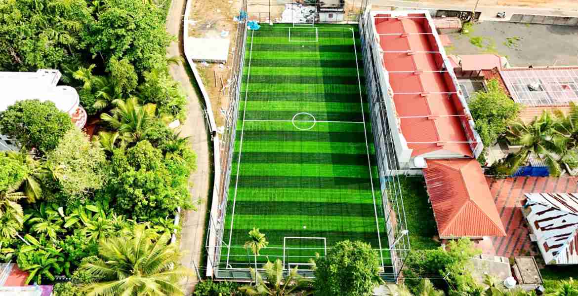 ഉദയനാപുരം ഗ്രാമപഞ്ചായത്തിൽ സംസ്ഥാന കായിക - യുവജനകാര്യ വകുപ്പിന്റെ 'ഒരു പഞ്ചായത്ത് ഒരു കളിക്കളം' പദ്ധതിയിലുൾപ്പെടുത്തി നിർമാണം പൂർത്തിയായിവരുന്ന ടർഫ് കോർട്ട്