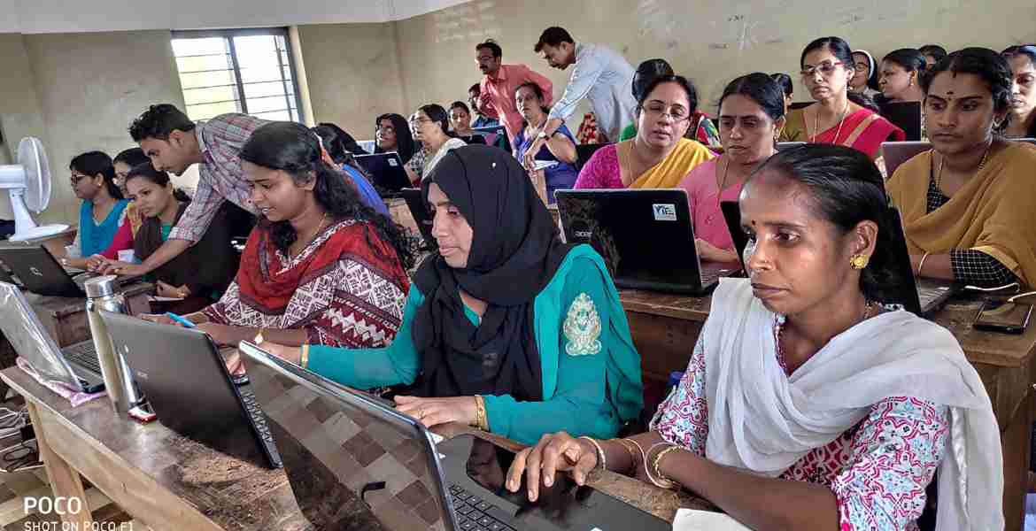 ചട്ടഞ്ചാല്‍ ഹയര്‍സെക്കന്ററി സ്‌കൂളിലെ എല്‍.പി അധ്യാപക പരിശീലനത്തില്‍ നിന്ന്. 
