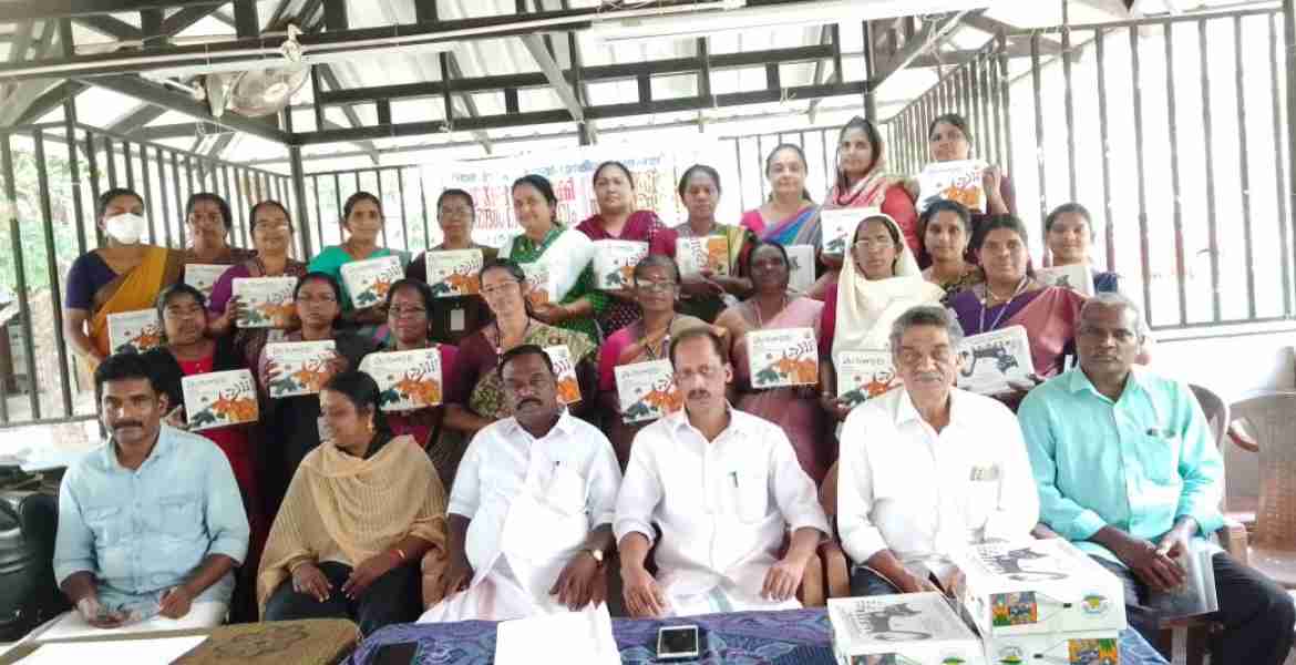 ഫോട്ടോ അടിക്കുറിപ്പ് - ചിറ്റാര്‍ - അങ്കണവാടി ടീച്ചര്‍മാര്‍ക്കായി ചിറ്റാര്‍ ഗ്രാമപഞ്ചായത്ത് നടത്തിയ പഠന ശില്‍പശാല ചിറ്റാര്‍ പഞ്ചായത്ത് കമ്യൂണിറ്റി ഹാളില്‍  പ്രസിഡന്റ് സജി കുളത്തുങ്കല്‍ ഉദ്ഘാടനം ചെയ്യുന്നു.