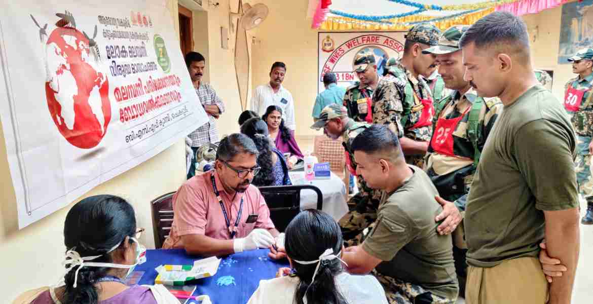 മലമ്പനിവിരുദ്ധ മാസാചരണത്തിന്റെ ഭാഗമായി അരീക്കരക്കുന്നിലെ ബി.എസ്.എഫ് ക്യാമ്പില്‍ നടന്ന പരിശോധന