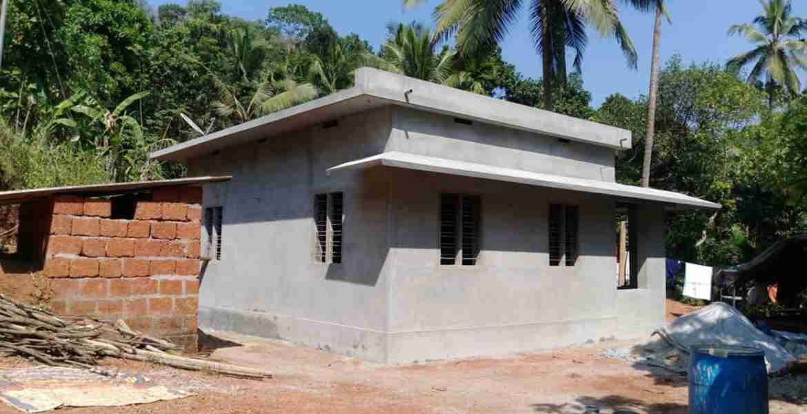ചീറ്റ കോളനിയില്‍ നിര്‍മ്മാണം പുരോഗമിക്കുന്ന വീടുകളിലൊന്ന്