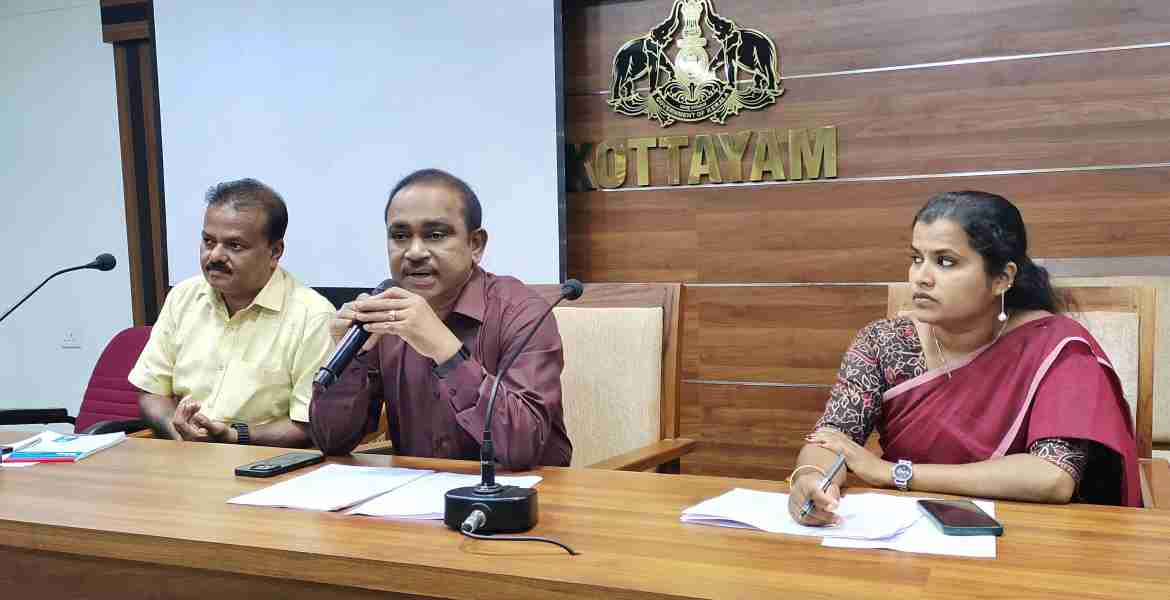 മഴക്കാല മുന്നൊരുക്കങ്ങൾ വിലയിരുത്തുന്നതിനായി ജില്ലാ കളക്ടർ ജോൺ വി. സാമുവലിന്റെ അധ്യക്ഷതയിൽ ചേർന്ന യോഗം