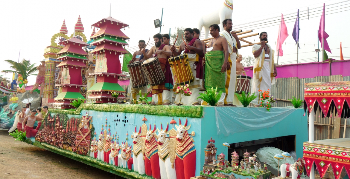 റിപ്പ'ിക് ദിന പരേഡില് ന്യൂഡല്ഹി രാജ്പഥില് അവതരിപ്പിക്കു ഫ്ളോ'്.