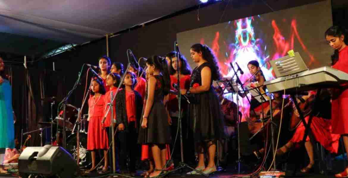 കണ്ണൂര്‍ ദസറ ആഘോഷപരിപാടിയുടെ സമാപനച്ചടങ്ങില്‍ സയനോര ഫിലിപ്പിന്റെ നേതൃത്വത്തില്‍ നടന്ന ഫ്യൂഷന്‍ മ്യൂസിക്‌