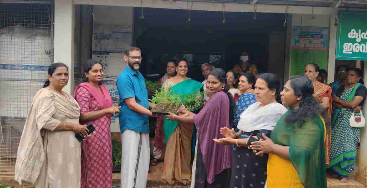 ഓണത്തെ വരവേല്‍ക്കാന്‍ പൂകൃഷിയുമായി ഇരവിപേരൂര്‍