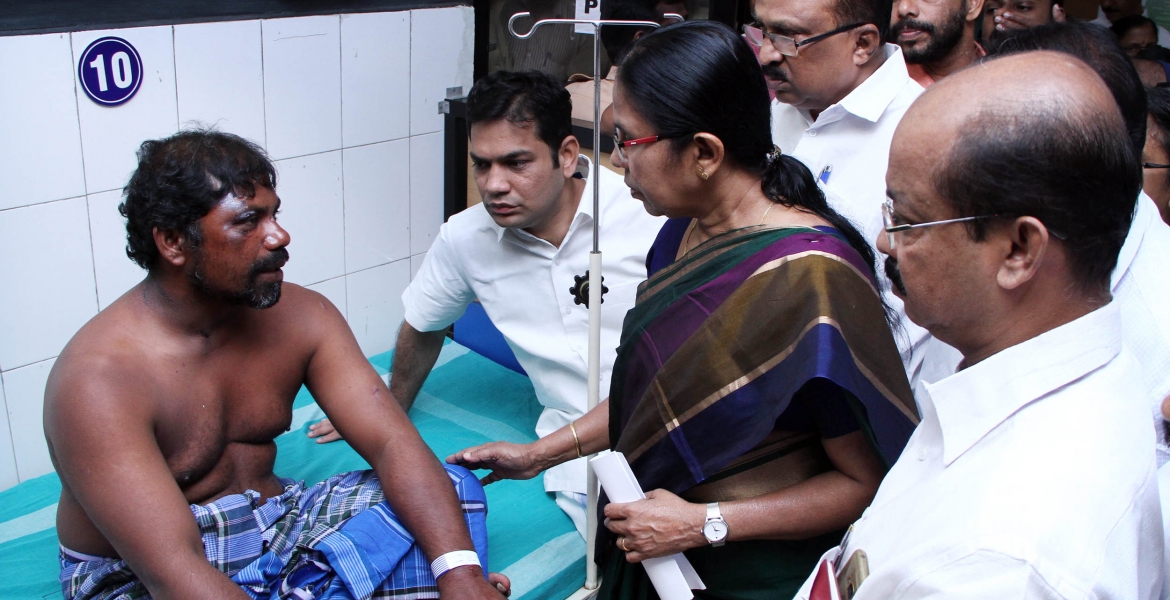 മന്ത്രി കെകെ ശൈലജ ടീച്ചര്‍ എറണാകുളം ജനറല്‍ ആശുപത്രിയില്‍