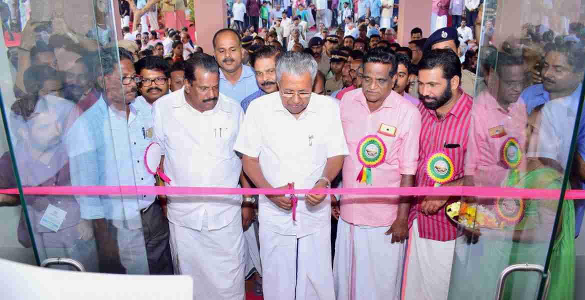      മാങ്ങാട്ടുപറമ്പ് ഐ ടി ഇന്‍കുബേഷന്‍ സെന്റര്‍ മുഖ്യമന്ത്രി പിണറായി വിജയന്‍ ഉദ്ഘാടനം ചെയ്യുന്നു.