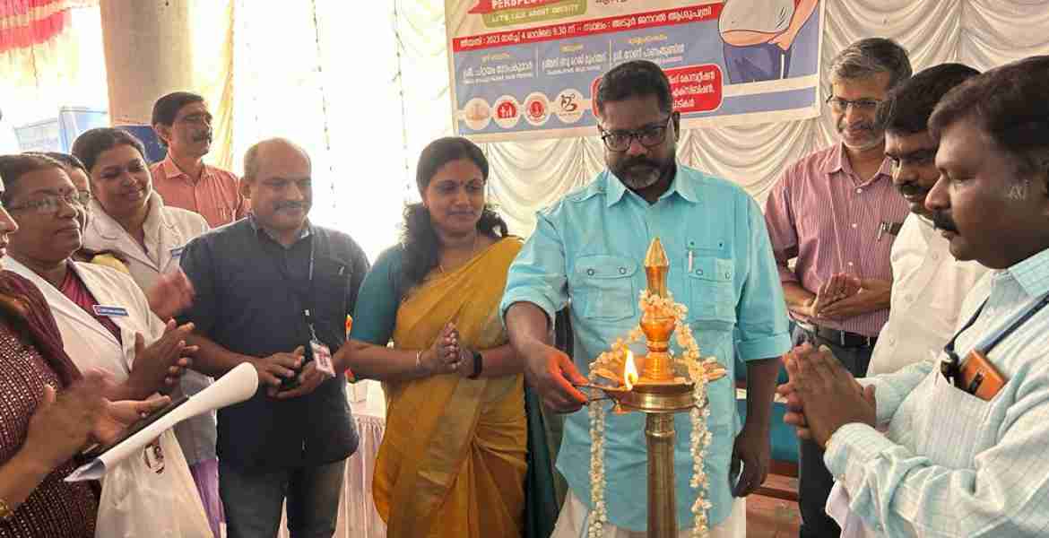  ലോക പൊണ്ണതടി ദിനവുമായി ബന്ധപെട്ട് അടൂര്‍ ജനറല്‍ ആശുപത്രിയുടെയും എന്‍ സി ഡി ന്യൂട്രിഷന്‍ വിഭാഗത്തിന്റെയും ആഭിമുഖ്യത്തില്‍ സംഘടിപ്പിച്ച ഹെല്‍ത്തി ആന്റ് ന്യൂട്രിഷസ്സ് ഫുഡ് കോമ്പറ്റിഷന്‍, എക്‌സിബിഷന്‍ എന്നിവയുടെ ഉദ്ഘാടനം ഡെപ്യൂട്ടി സ്പീക്കര്‍ ചിറ്റയം ഗോപകുമാര്‍ നിര്‍വഹിക്കുന്നു.