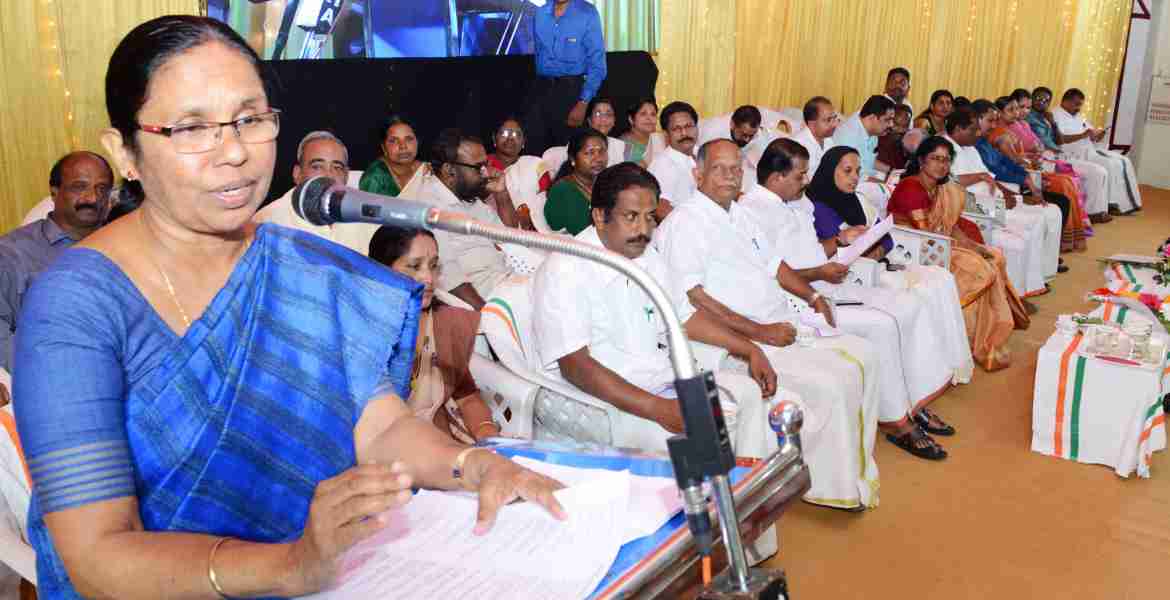 ജീവനം പദ്ധതിയുടെ ജില്ലാതല ഉദ്ഘാടനം ആരോഗ്യ വകുപ്പ് മന്ത്രി കെ.കെ ശൈലജ നിര്‍വ്വഹിക്കുന്നു. 
