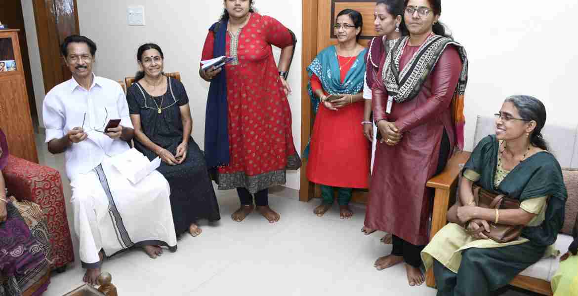 പതിനൊന്നാമത് കാര്‍ഷിക സെന്‍സസിന്റെ പത്തനംതിട്ട ജില്ലയിലെ വിവര ശേഖരണത്തിന്  ജില്ലാ പഞ്ചായത്ത് പ്രസിഡന്റ് അഡ്വ. ഓമല്ലൂര്‍ ശങ്കരന്റെ ഭവനത്തില്‍ നിന്നും തുടക്കം കുറിക്കുന്നു.
