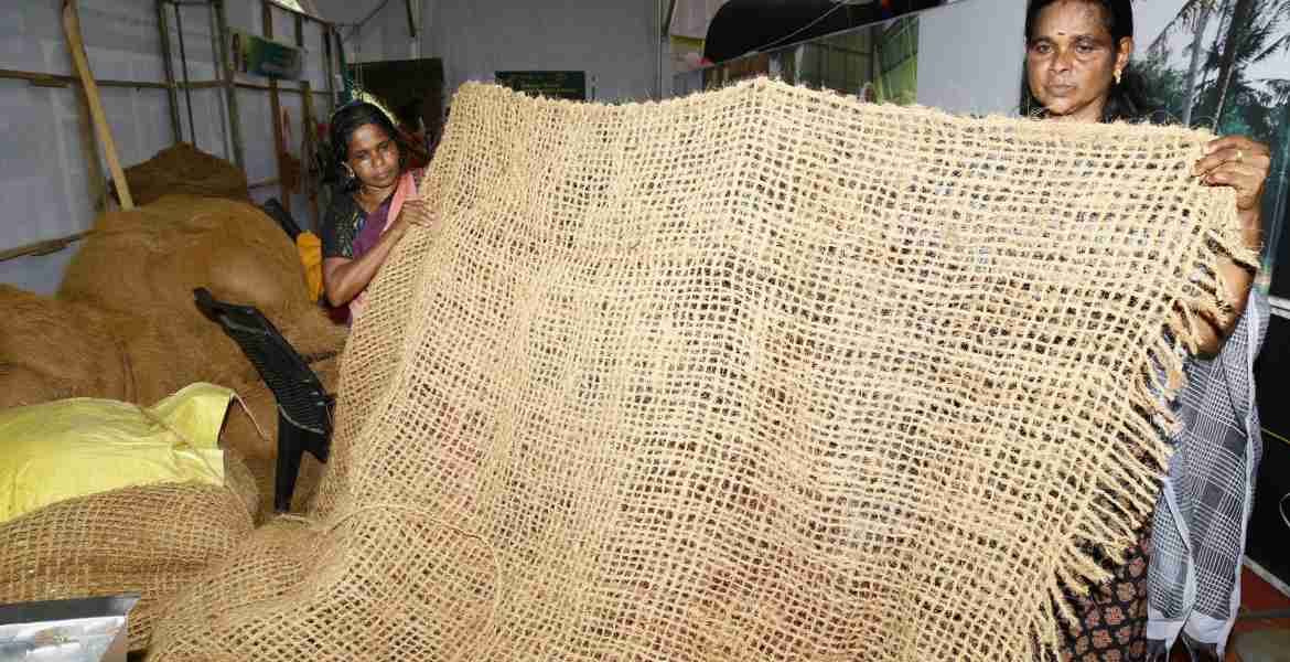 എന്റെ കേരളം പ്രദർശന വിപണന മേളയിലെകയർ വകുപ്പിന്റെ സ്റ്റാളിൽ പ്രദർശിപ്പിച്ചിരിക്കുന്ന കയർ ഭൂവസ്ത്രം