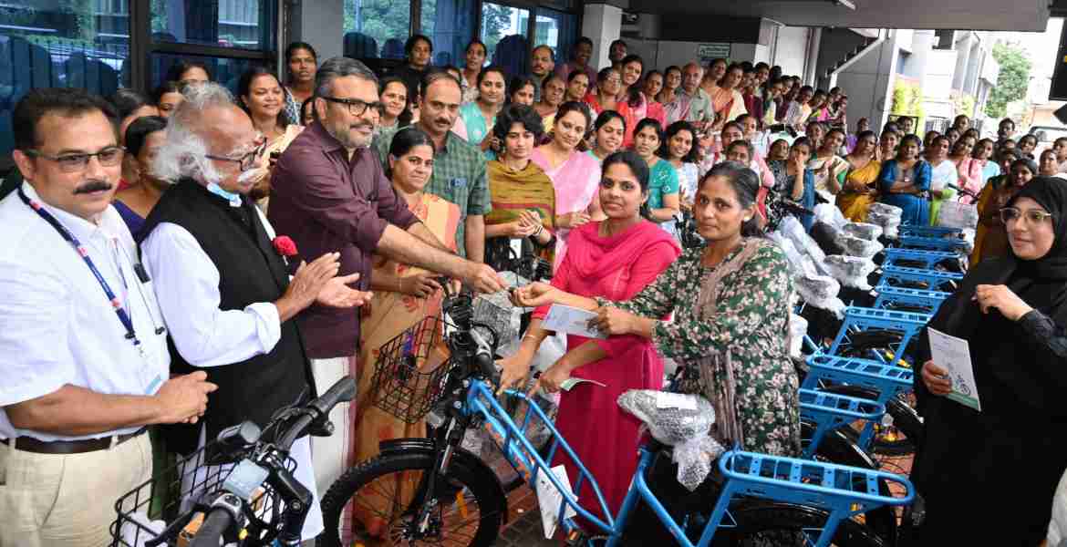 ഇ സൈക്കിള്‍ കാര്‍ബണ്‍ ന്യൂട്രല്‍ കേരളത്തിലേക്കുള്ള ആദ്യ ചുവടുവെപ്പ്: മന്ത്രി എം ബി രാജേഷ്