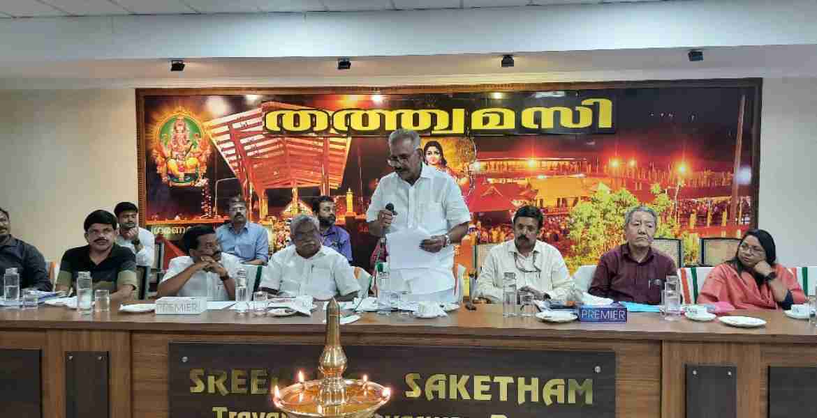  -വനം വകുപ്പിന്റെ ശബരിമല മുന്നൊരുക്കങ്ങള്‍ വിലയിരുത്താന്‍ പമ്പ ശ്രീരാമ സാകേതം ഓഡിറ്റോറിയത്തില്‍ ചേര്‍ന്ന അവലോകനയോഗത്തില്‍ വനം വകുപ്പ് മന്ത്രി എ കെ ശശീന്ദ്രന്‍ അധ്യക്ഷത വഹിച്ചു സംസാരിക്കുന്നു.
