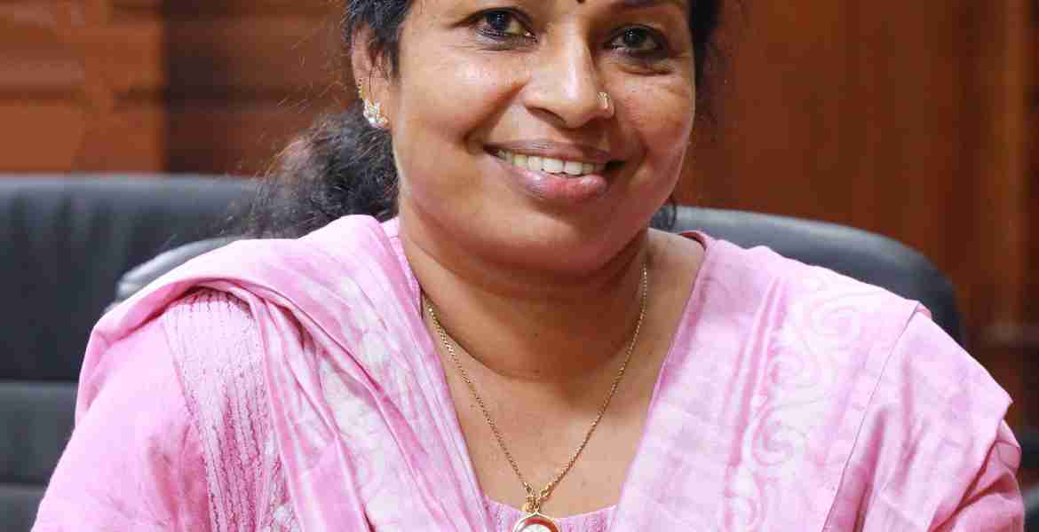 ജില്ലാ പഞ്ചായത്ത് ധനകാര്യ സ്റ്റാന്റിംഗ് കമ്മിറ്റിയിലേക്ക് തിരഞ്ഞെടുത്ത പുളിക്കീഴ് ഡിവിഷനിലെ അംഗം മായ അനില്‍ കുമാര്‍