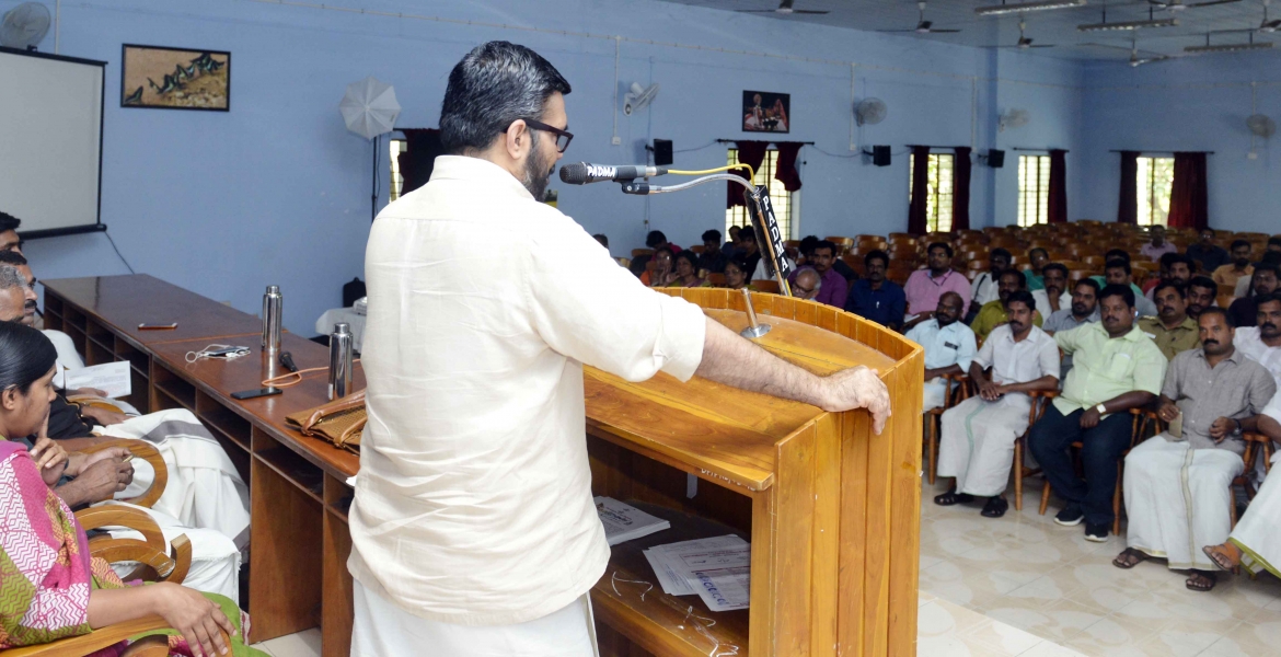 സംസ്ഥാന കേരളോത്സവം സംഘാടക സമിതി രൂപവത്കരണ യോഗം എം.ബി.രാജേഷ് എം.പി.ഉദ്ഘാടനം ചെയ്യുന്നു. 