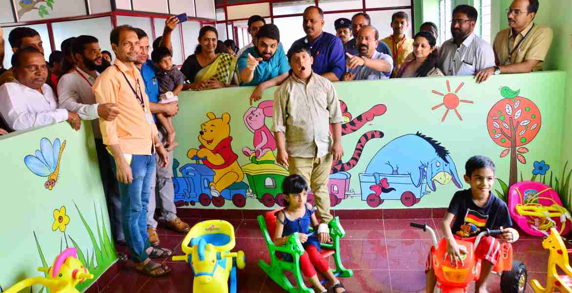  ജില്ലാ ആശുപത്രിയിൽ കുട്ടികളുടെ വാർഡ് ഉദ്‌ഘാടനം ചെയ്തപ്പോൾ 