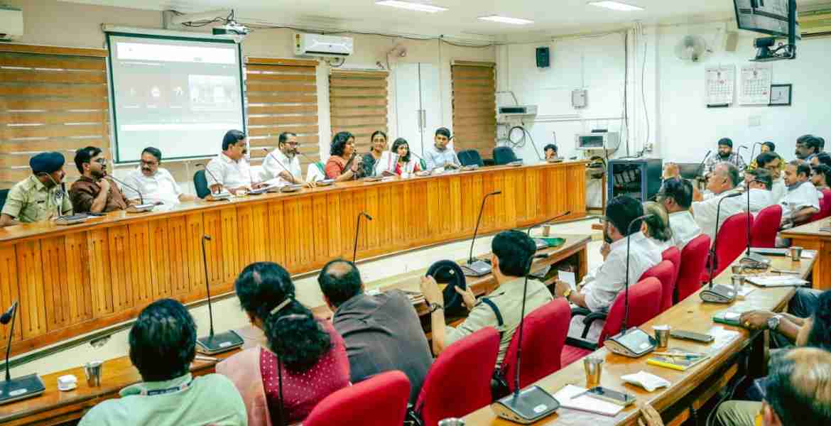കലക്ടറേറ്റ് കോണ്‍ഫറന്‍സ് ഹാളില്‍ ചേര്‍ന്ന ഓണാഘോഷ സംഘാടക സമിതി രൂപീകരണ യോഗം