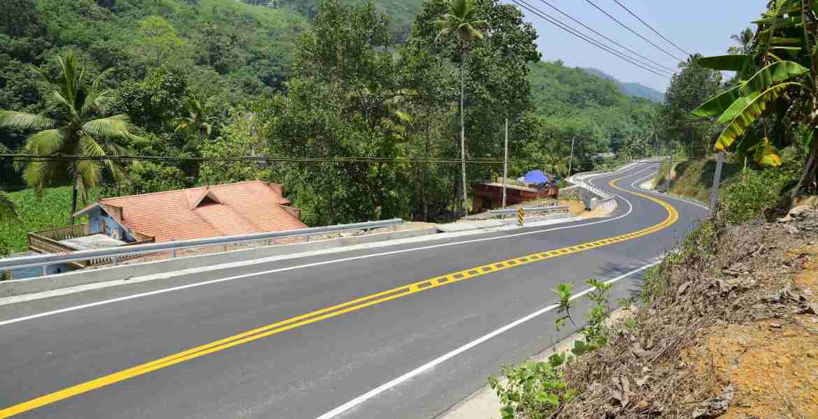 ഏഴംകുളം-കൈപ്പട്ടൂര്‍ റോഡ്