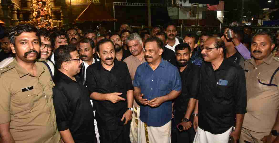 മുഖ്യമന്ത്രി സന്നിധാനത്തെ മുന്നൊരുക്കങ്ങള്‍ വിലയിരുത്തുന്നു