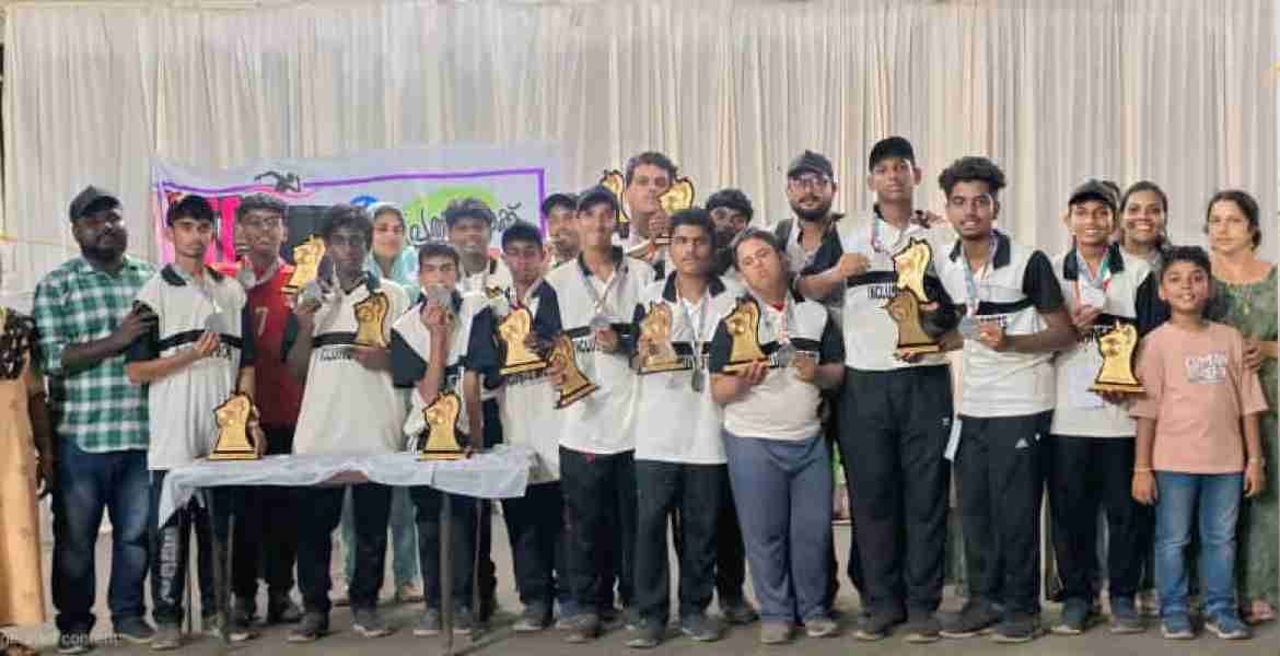  സംസ്ഥാന കായികമേളയില്‍ ഇന്‍ക്ലൂസീവ് വിഭാഗം ക്രിക്കറ്റ് മത്സരത്തില്‍ രണ്ടാം സ്ഥാനത്തെത്തിയ കുട്ടികള്‍