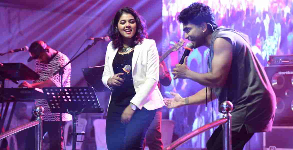 ഇഷ്ട ഗാനങ്ങളുമായി സിദ്ധാർഥും സംഘവും; ആവേശക്കൊടുമുടിയിൽ യുവത