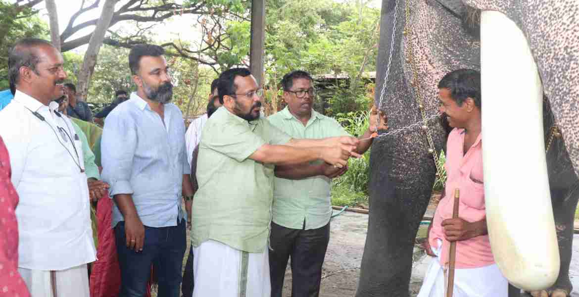 തൃശൂർ പൂരത്തോട് അനുബന്ധിച്ച് നടന്ന ആനകളുടെ ഫിറ്റ്നസ് പരിശോധന ഉദ്ഘാടനം മന്ത്രി ശ്രീ. കെ രാജൻ നിർവഹിച്ചു.