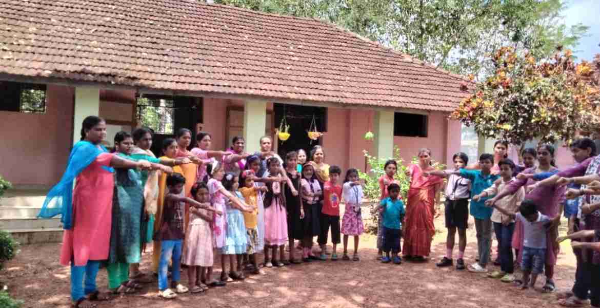 അറുനൂറ്റിമംഗലം ഗവ. എല്‍ പി സ്‌കൂളില്‍ ശുചീകരണം നടത്തി