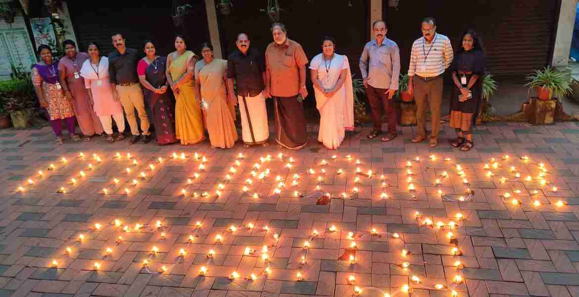 നവകേരള സദസ്സ്: ദീപം തെളിയിച്ചു