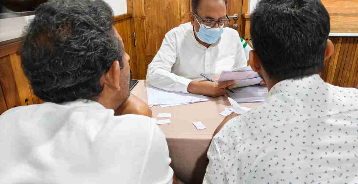 കോഴിക്കോട് ഗസ്റ്റ് ഹൗസ്സിൽ നടന്ന ഡിലിമിറ്റേഷൻ കമ്മി ഷൻ ജില്ലാതല ഹിയറിംഗിൽ ഡിലിമിറ്റേഷൻ കമ്മിഷൻ  ചെയർമാൻ എ ഷാജഹാൻ