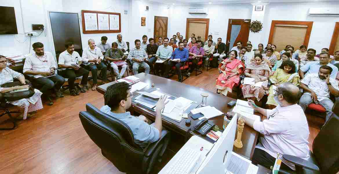 കലക്ടറുടെ ചേമ്പറിൽ ചേർന്ന ജൽ ജീവൻ മിഷൻ ജില്ലാതല ജല ശുചിത്വമിഷൻ യോഗത്തിൽ നിന്ന്