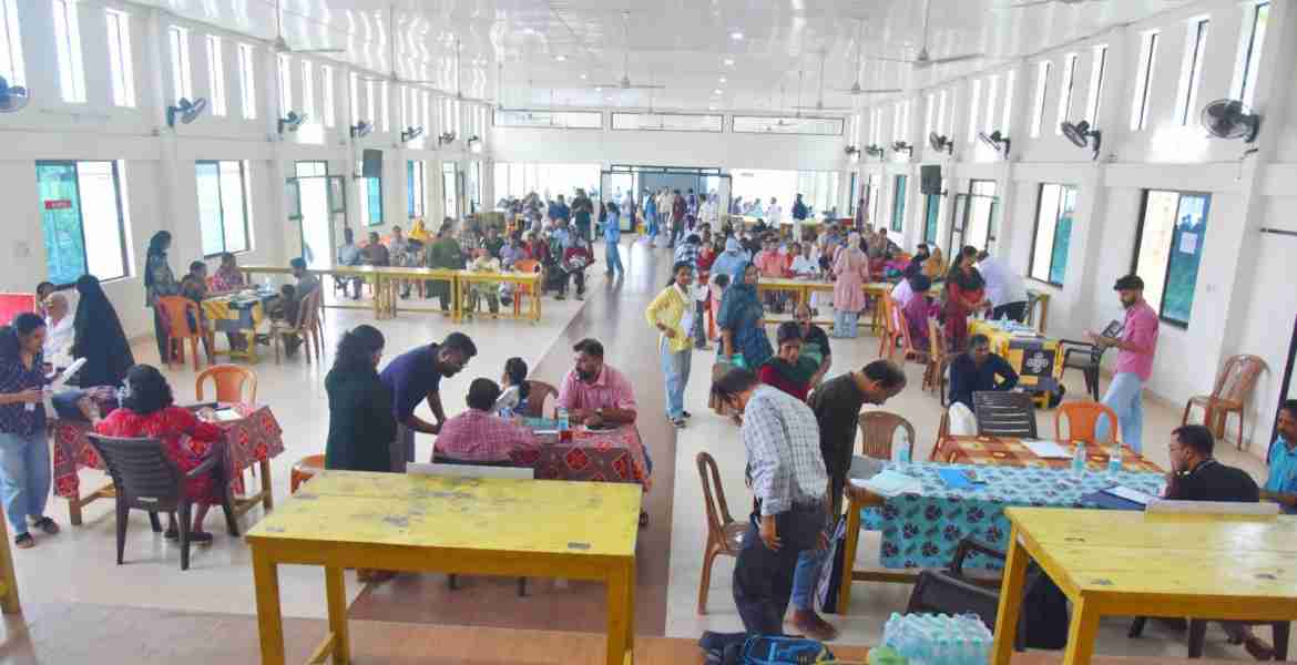 ജില്ലാ ഭരണകൂടം, കേരള സാമൂഹിക സുരക്ഷ മിഷൻ, ആരോഗ്യവകുപ്പ് എന്നിവരുടെ ആഭിമുഖ്യത്തിൽ താമരശ്ശേരിയിൽ സംഘടിപ്പിച്ച സഹമിത്ര ഭിന്നശേഷി നിർണ്ണയ ക്യാമ്പ്