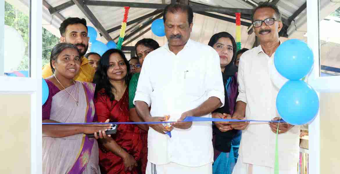 പേരിയ സി.എച്ച്.സി പൊതുജനാരോഗ്യ വിഭാഗം കൊട്ടിടോദ്ഘാടനം മന്ത്രി ഒആർ കേളു നിർവ്വഹിക്കുന്നു