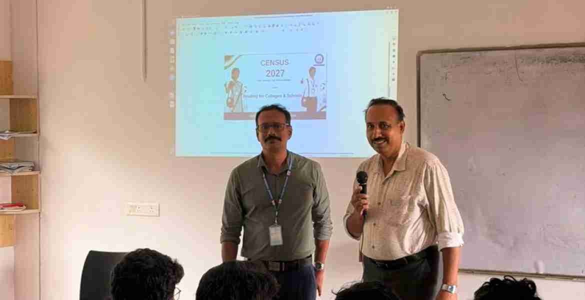 സുല്‍ത്താന്‍ ബത്തേരി ഗവ. സര്‍വജന ഹയര്‍ സെക്കന്‍ഡറി സ്‌കൂളില്‍ സംഘടിപ്പിച്ച സെന്‍സസ് ബോധവത്കരണ ക്ലാസ് പ്രിന്‍സിപ്പല്‍ പി.എ അബ്ദുള്‍നാസര്‍ ഉദ്ഘാടനം ചെയ്യുന്നു