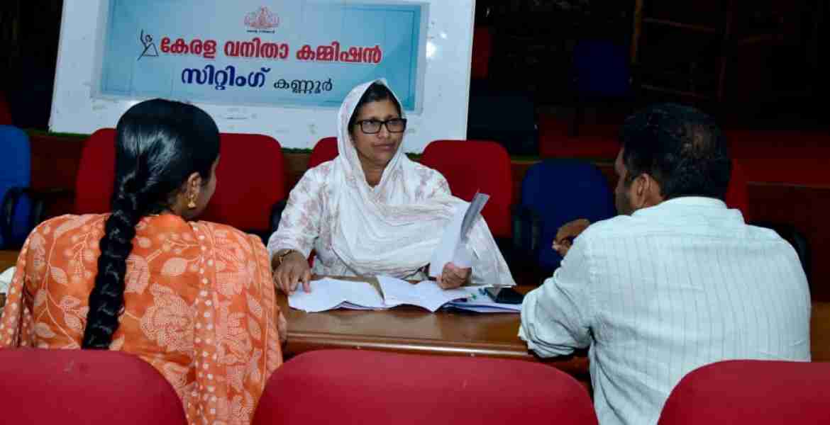 വനിത കമ്മീഷന്‍ അദാലത്ത്: 15 കേസുകള്‍ തീര്‍പ്പാക്കി