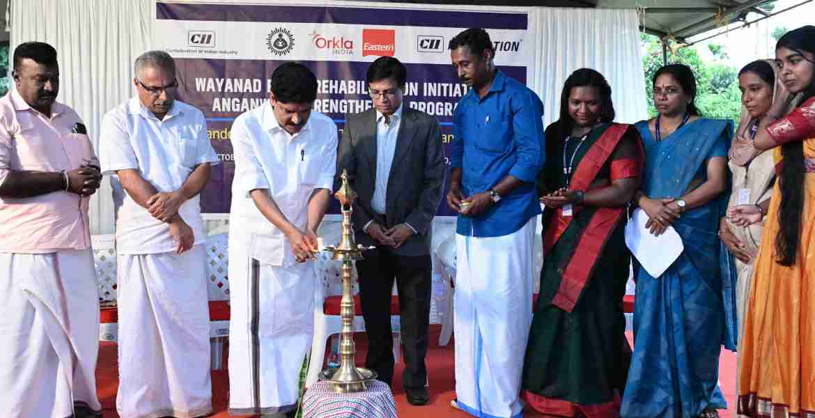 പ്രളയാനന്തര പുനർ നിർമാണവുമായി ബന്ധപ്പെട്ട് ജില്ലയിൽ നവീകരിച്ച  അങ്കണവാടികൾ  കൃഷി വകുപ്പ്  മന്ത്രി അഡ്വ.ടിസിദ്ദീഖ് നാടിന് സമർപ്പിക്കുന്നു